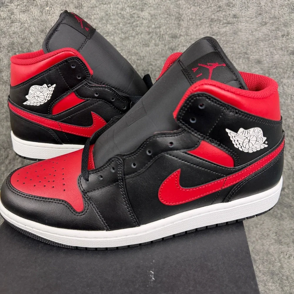 Air Jordan 1 Mid Bred Twist Mens Size 10 (DQ8426-067) Red White Black